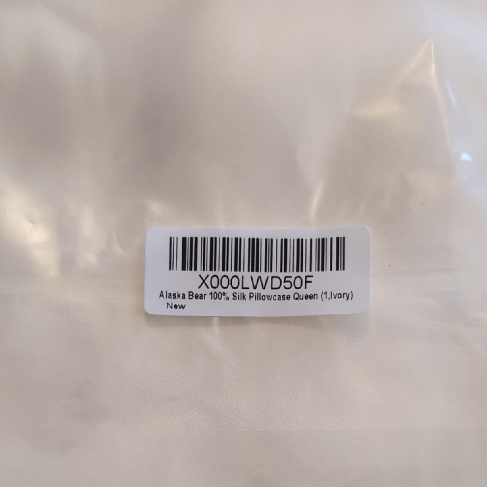 White Silk Alaska Bear Queen Pillow Case NEW - Picture 3 of 3